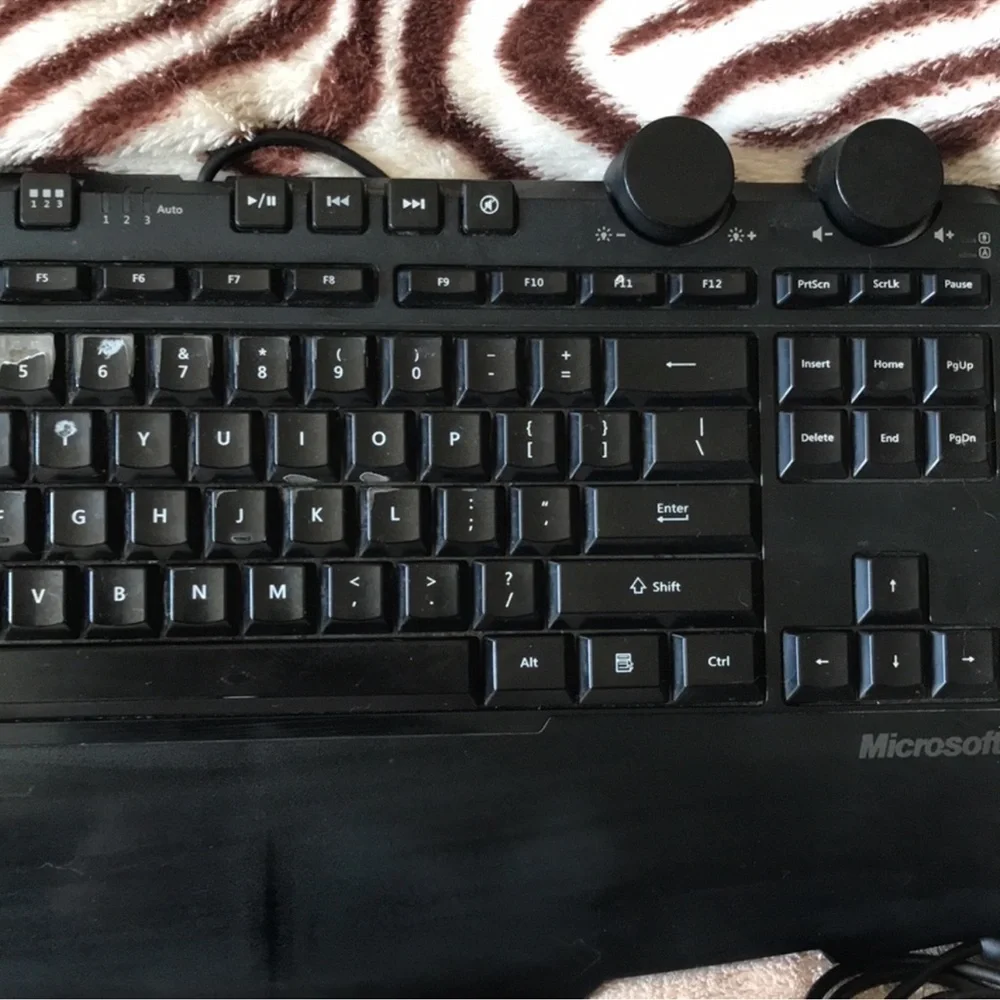 Microsoft X6 Sidewinder Black Wired Keyboard 2008 w/o keypad